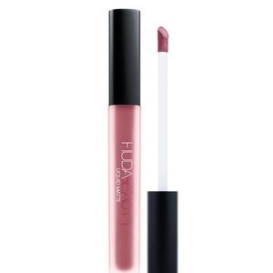 HUDA Beauty Liquid Matte Ultra-Comfort Transfer-proof Lipstick in Sweet Talker